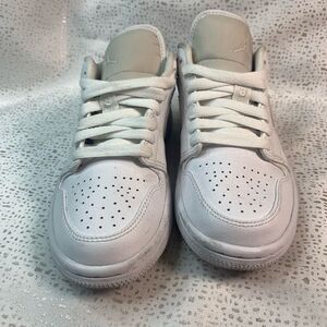 Nike Air Jordan Low Top 'Triple White US 5